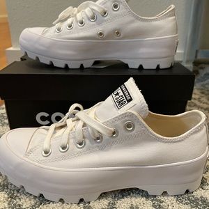 Converse Chuck Taylor Lugged Ox size 7